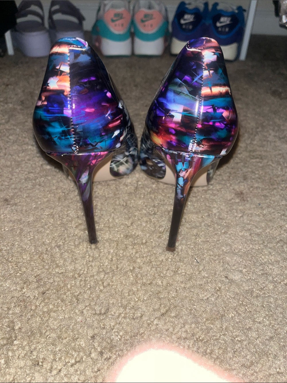 Steve Madden Pointed Toe Floral-Print Pumps in multicolor - Picture 4 of 13